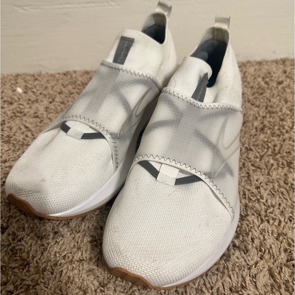 Women’s Brooks Levitate Stealthfit